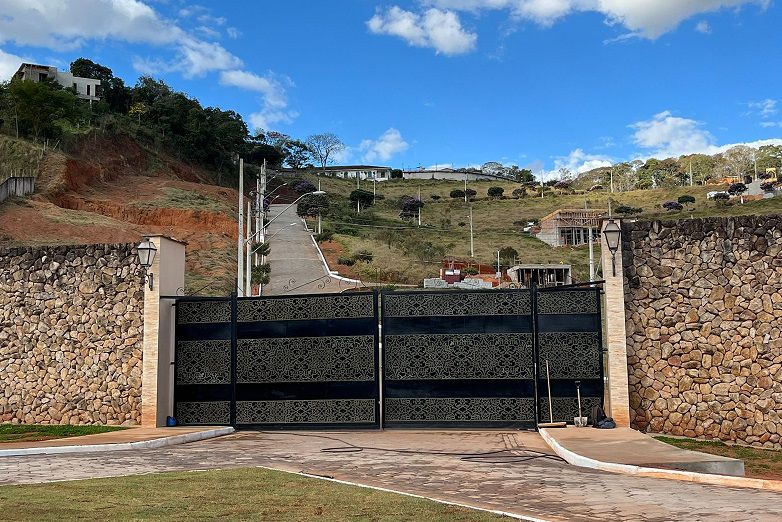 🏠 SEU LOTE NO COND. OURO PRETO – SÃO LOURENÇO/MG